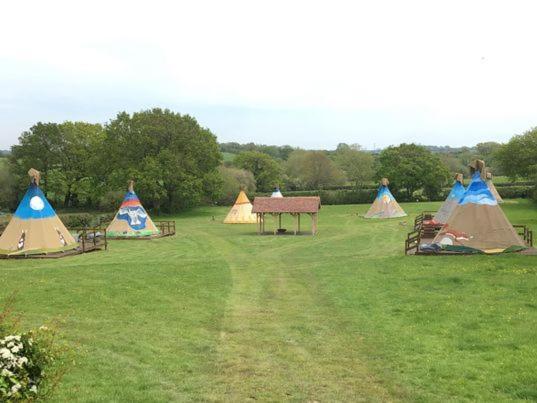 Big Sky Tipi Holidays Wartling Εξωτερικό φωτογραφία